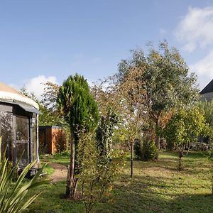 Le Moulin Des Amis Et La Yourte - Atypiques Villa La Gouesnière Exterior photo