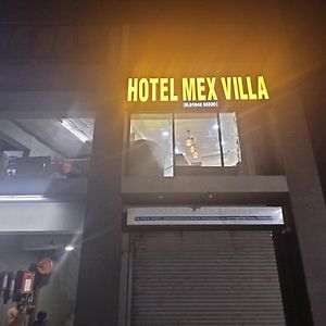 Hotel Maxvilla Ahmedabad Exterior photo