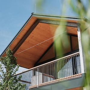 Das Seehauser - Tiny House Resort Mattsee Exterior photo