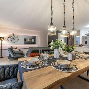 Apartamento Alpenflair / Luxury / 100Qm / Work / Travel / Netflix Penzberg Exterior photo