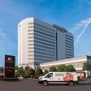 Hotel Doubletree By Hilton Fort Lee/George Washington Bridge Exterior photo