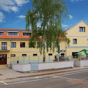 Hotel Penzion A Restaurace Simanda Praga Exterior photo