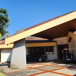 La Casa de Cariari Al Golf Bed and Breakfast Heredia Exterior photo