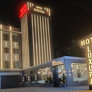 Hotel Luxura, Ahmedabad Exterior photo