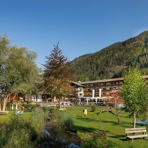 Lacus Hotel Am See Weissensee Exterior photo