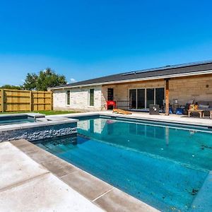 The Gateway - 6Bed W Two Houses Gameroom & Pool Cedar Park Exterior photo