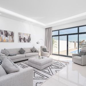 Nasma Luxury Stays - Luxurious Villa With Private Pool & Close To Beach Fuyaira Exterior photo