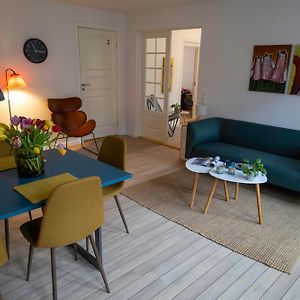 Apartamento Hyggelig Byhus I Stueplan Med Solrig Gardhave Svendborg Exterior photo