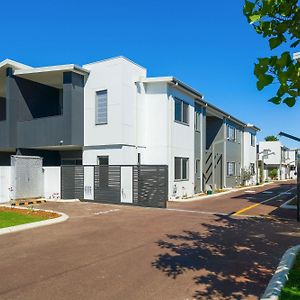 Apartamento Relax N Recover Or Work: Hillside Getaway Kelmscott Exterior photo