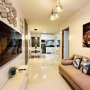 Puerto Princesa Elegant Apartment With Stylish Interiors - B1 5Pearl Exterior photo