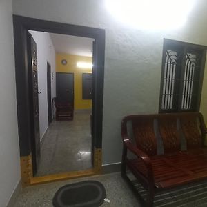 Apartamento Eastern Service Flat Tiruchirappalli Exterior photo