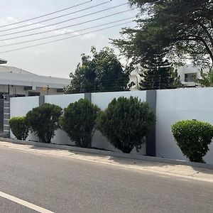 Nba Plush Apartment - Gye Nyame Acra Exterior photo