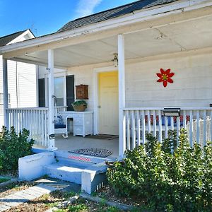 Cozy Cottage: Minutes From Main St, Private Yard Greenville Exterior photo