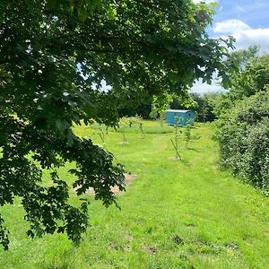 Apartamento Woodpecker Shepherd Hut With Private Facilities Newmarket Cb8 Cambridge  Exterior photo