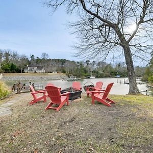Waterfront Deltaville Retreat With Private Boat Dock Locklies Exterior photo