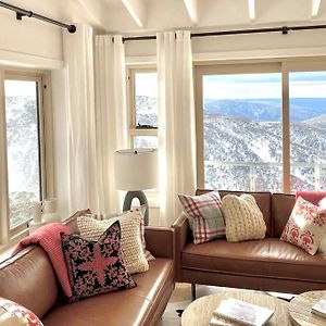 Apartamento White Crystal Luxury Ski-In-Ski-Out Penthouse Monte Hotham Exterior photo