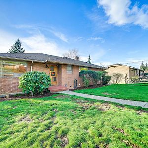 Quaint Renton Home About 15 Mi To Downtown Seattle! Exterior photo