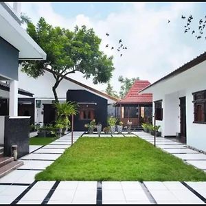 Hotel Omah Demak Ijo By Occupied Ngabean Exterior photo