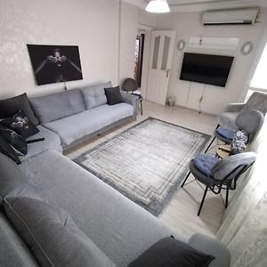 Apartamento Ege Ueniversitesine Ve Hastane Ye Cok Yakin Aile Icin Uygun Bornova Exterior photo