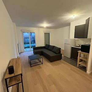 Apartamento Studio Cozy Pour 4 Avec Terrasse A 20 Minutes De Paris Villejuif Exterior photo