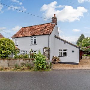 Hollyhedge Cottage Briston Exterior photo