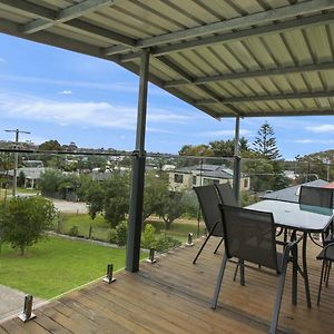 Oceans 8 Villa Lakes Entrance Exterior photo