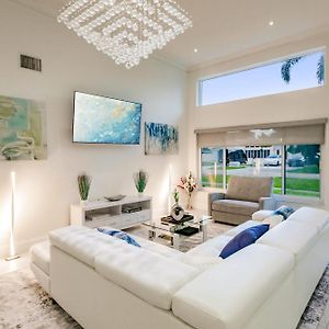 Bnb Hyperion - Luxurious 5B Home W Pool & Lounge Miami Exterior photo