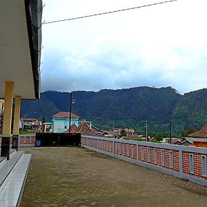 Bromo Holiday Guest House Ngadisari Exterior photo