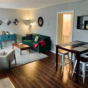 Apartamento Cozy 2-Bdrm, Mid Floor, Backyard Halifax Exterior photo