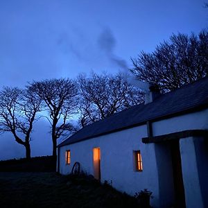 Thistle Thatch Cottage And Hot Tub - Mourne Mountains Newcastle  Exterior photo