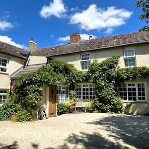 Pass The Keys Stylish And Spacious Cotswolds Cottage - Sleeps 6 Lechlade Exterior photo
