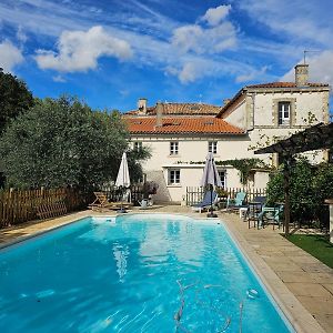 Apartamento La Maison De Leon Celles-sur-Belle Exterior photo