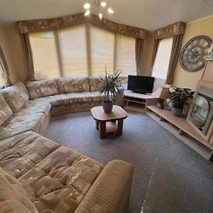 Hotel Spacious & Welcoming 6Th Berth Caravan California Cliffs Holiday Park, Norfolk Coast Scratby Exterior photo