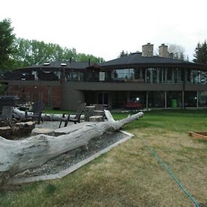 Roundhouse Grotto Bed and Breakfast YYC Exterior photo