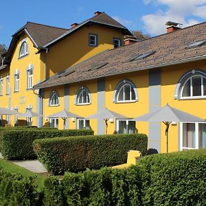 Gaestehaus Karl August Bed and Breakfast Fohnsdorf Exterior photo