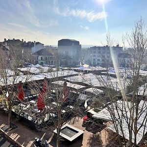 Apartamento Deux Pieces, Plein Centre Avec Vue Sur Les Toits Le Vésinet Exterior photo