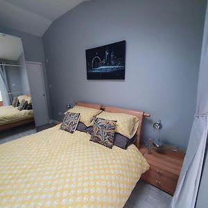 Lovely Double Room With En-Suite Bathroom The Hyde Exterior photo