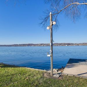 Waterfront Home With Game Room 4 Mi To Le Claire! East Moline Exterior photo