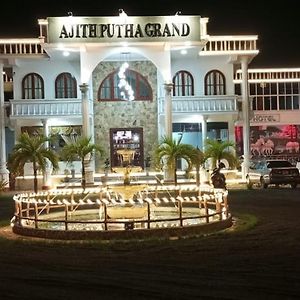 Hotel Ajith Putha Grand Madampe  Exterior photo