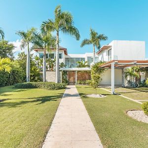 Luxurious And Modern Villa With Pool At Yarari Punta Cana Exterior photo