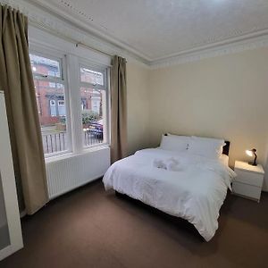 2 Bedroom Flat - Both Rooms Are Ensuite Newcastle upon Tyne Exterior photo