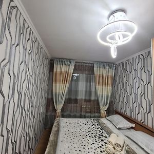 Apartamento Cosy flat Shymkent Exterior photo