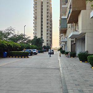 Apartamento Ij Bliss Bhiwadi Exterior photo