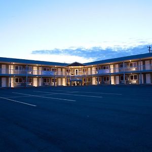 Shoreside Inn&Suites Wabamun Exterior photo