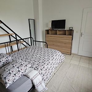 Apartamento Bed To Rent - Maison Calme Avec Jacuzzi Sous Supplement Burdeos Exterior photo