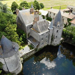 Chateau De La Preuille Bed & Breakfast Bed and Breakfast Montaigu-Vendee Exterior photo