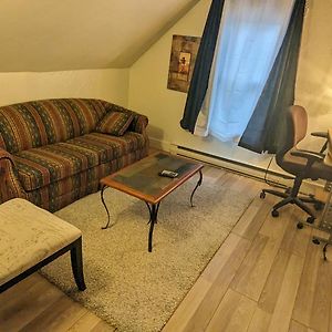 Cozy Downtown One Bedroom Free Parking Kingston Exterior photo