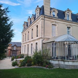 Les 5 Escales Bed and Breakfast Parthenay Exterior photo