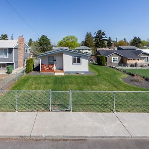 Cute And Cozy 3 Bed 2 Bath Home In North Spokane Exterior photo