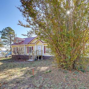 Pet-Friendly Checotah Home With Deck And Lake Views! Exterior photo